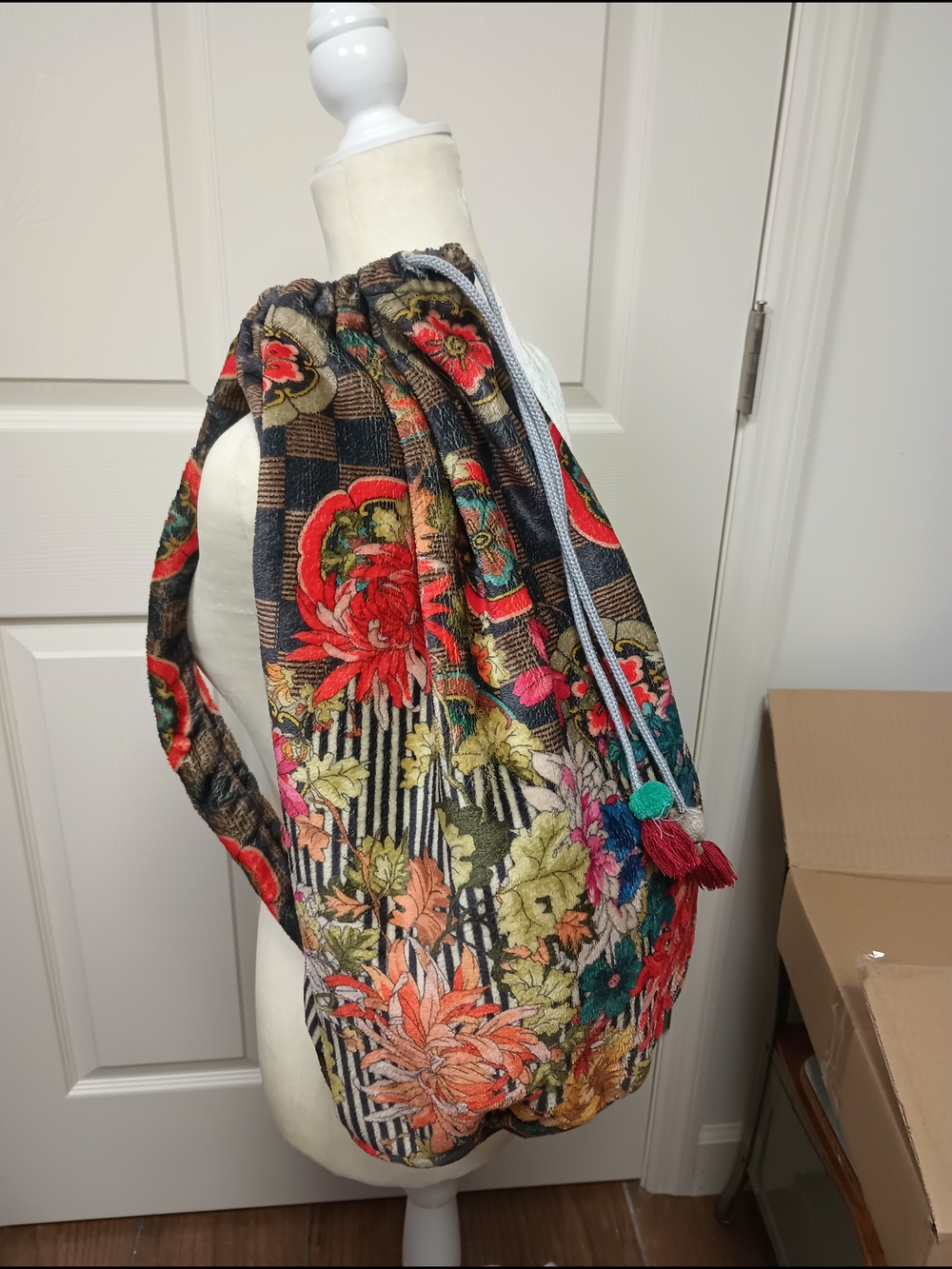 Floral Drawstring Sling Bag with Tassel